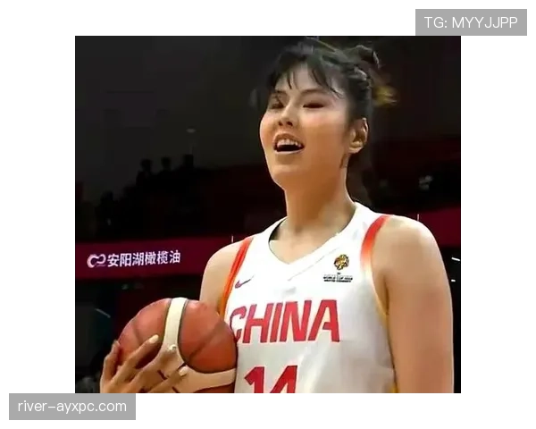 李月汝训练完顺手拎走个爱马仕? 李月汝训练完顺手拎走个爱马仕?