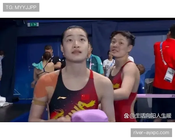 昌雅妮跳水完回家直接睡衣瘫沙发，这反差谁懂啊